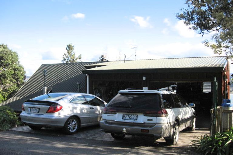 Photo of property in 16 Motuhoa Road, Tairua, 3508