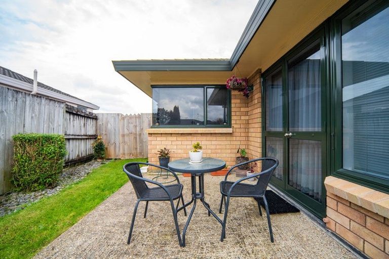 Photo of property in 35 Hastings Place, Hamilton Lake, Hamilton, 3204