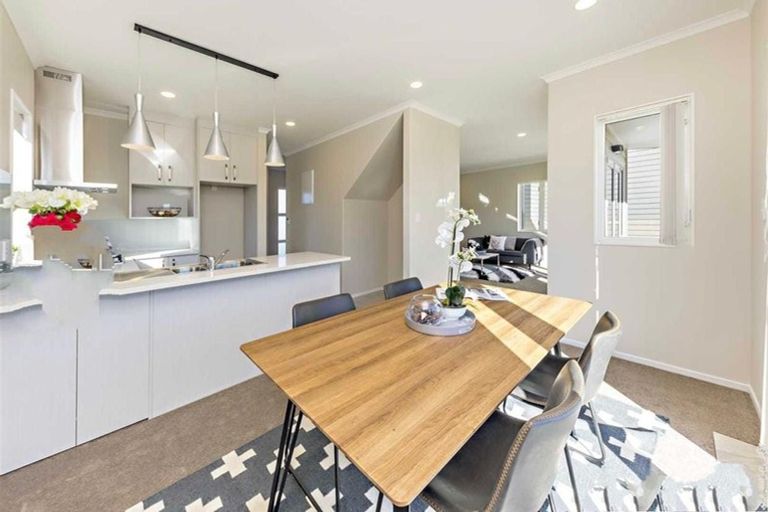 Photo of property in 26 Warbler Crescent, Papakura, 2110