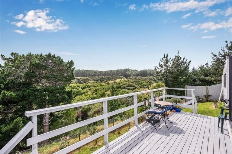 Photo of property in 1 Muritai Terrace, Hokio Beach, Levin, 5571