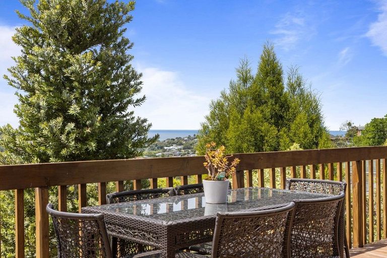 Photo of property in 5 Malters Place, Browns Bay, Auckland, 0630