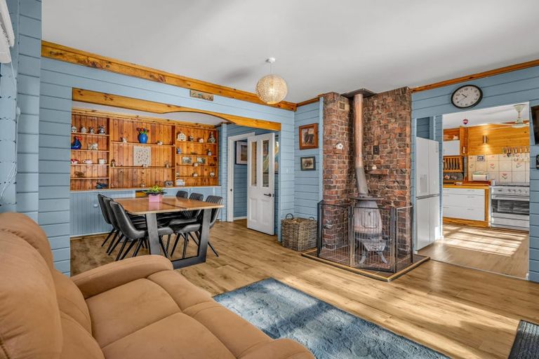 Photo of property in 6 Avoca Place, Darfield, 7510