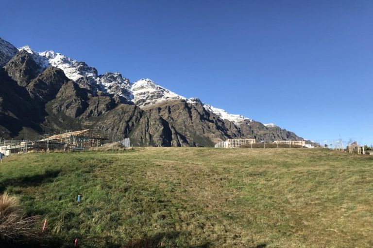 Photo of property in 5 Rabbiters Drive, Jacks Point, Queenstown, 9371