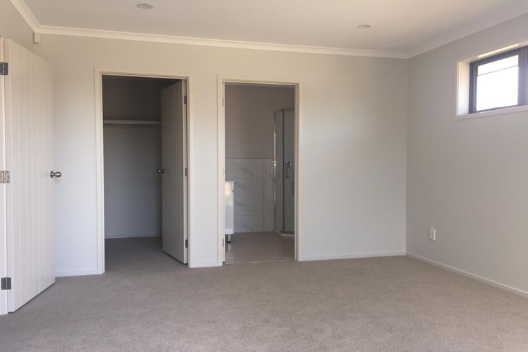 Photo of property in 6 Garrett Drive, Whalers Gate, New Plymouth, 4310
