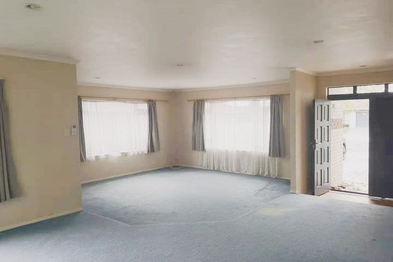 Photo of property in 11 Carlingford Drive, East Tamaki, Auckland, 2016