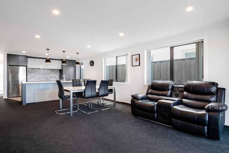 Photo of property in 17 Holmes Hanover Lane, Halswell, Christchurch, 8025