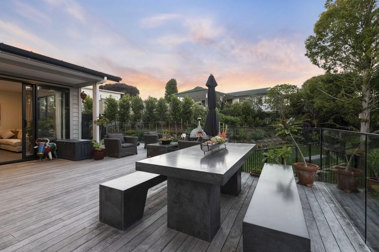 Photo of property in 6b Pounamu Avenue, Greenhithe, Auckland, 0632