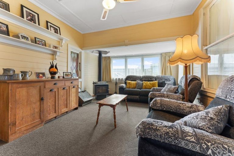Photo of property in 16 Punga Street, Tangimoana, 4822