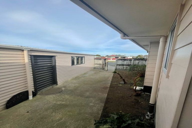 Photo of property in 215 Parklands Avenue, Bell Block, New Plymouth, 4312
