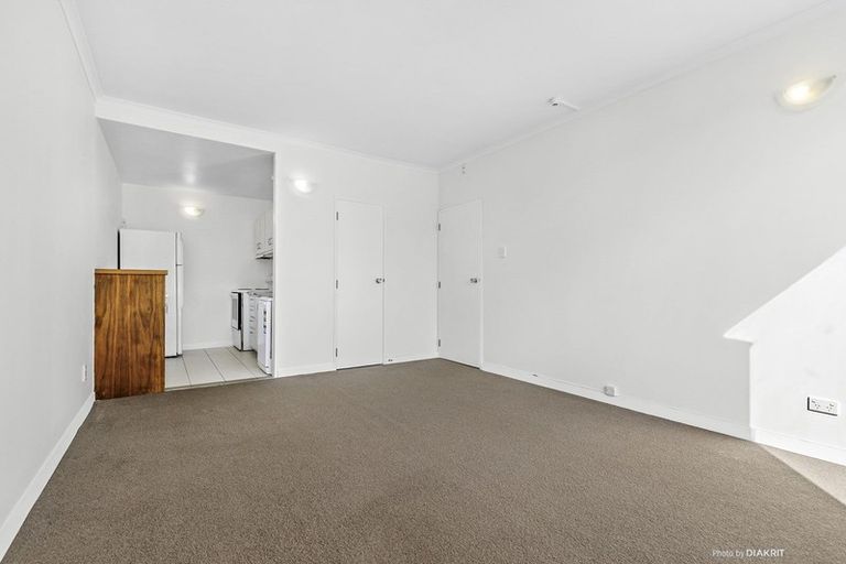 Photo of property in Hobson Court Flats, 82/70 Hobson Street, Thorndon, Wellington, 6011