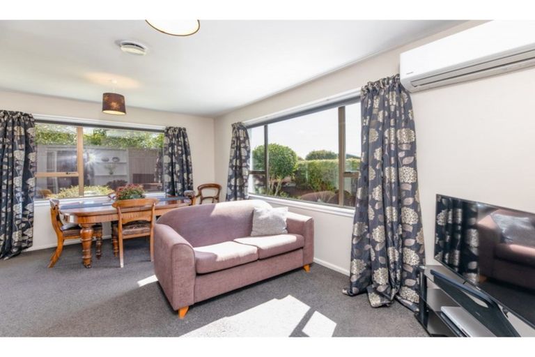 Photo of property in 1/1 Rosedale Place, Avonhead, Christchurch, 8042