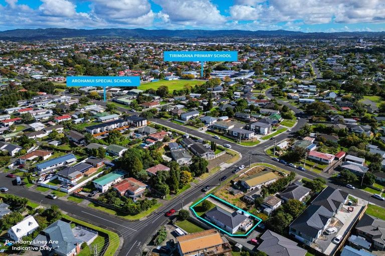 Photo of property in 2 Meadow Crescent, Te Atatu South, Auckland, 0602