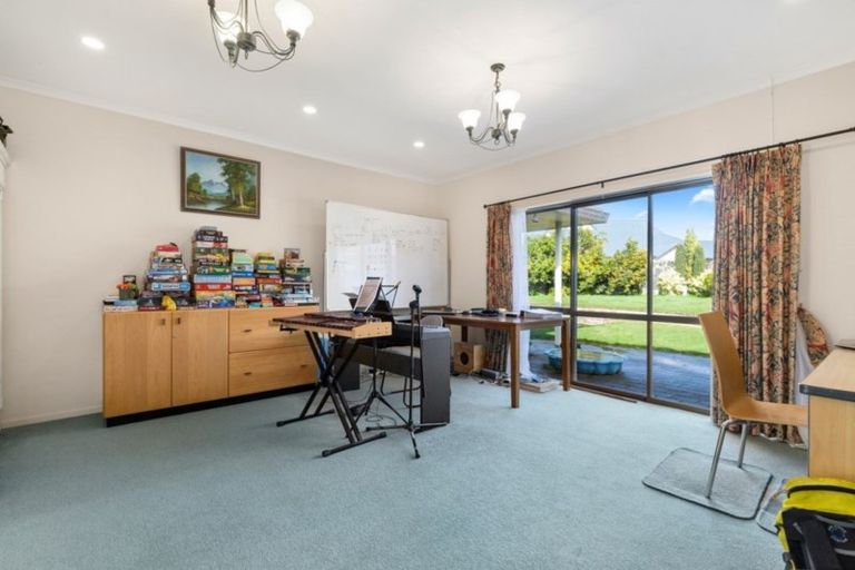 Photo of property in 50 Keswick Crescent, Huntington, Hamilton, 3210