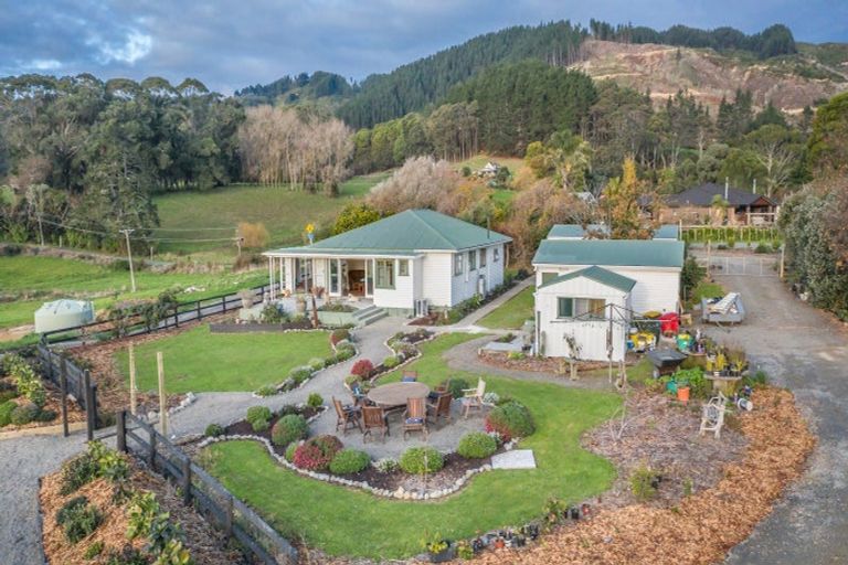 Photo of property in 252 Wallace Road, Koputaroa, Levin, 5571
