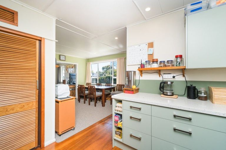 Photo of property in 18 Belvedere Crescent, Takaro, Palmerston North, 4412