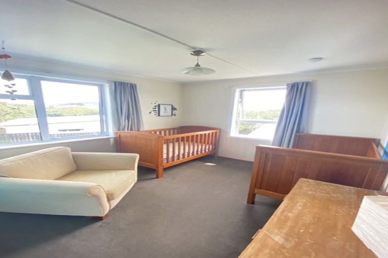 Photo of property in 26 Lyndfield Lane, Newlands, Wellington, 6037