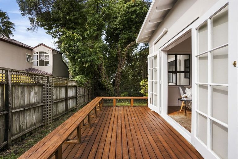 Photo of property in 1/16 Nile Road, Milford, Auckland, 0620