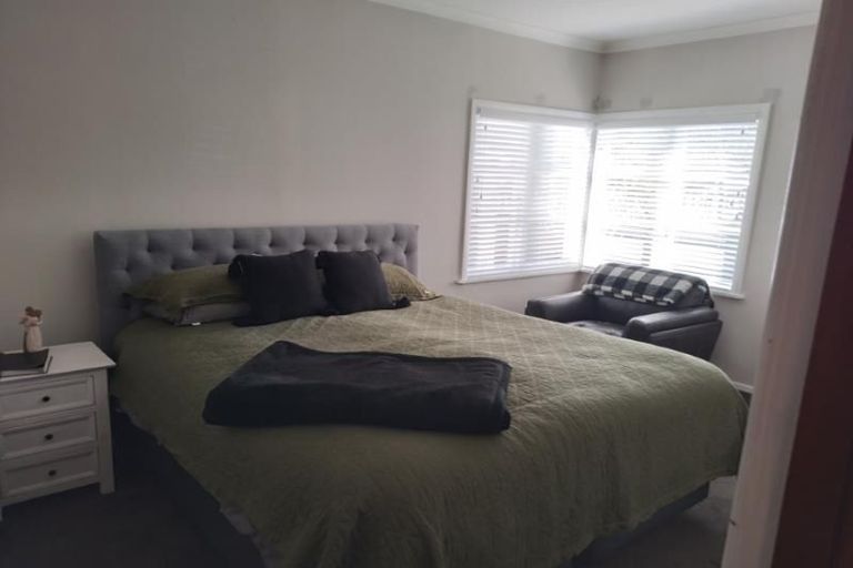 Photo of property in 6 Coates Grove, Silverstream, Upper Hutt, 5019