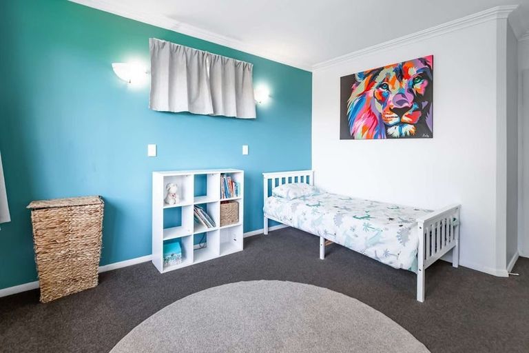 Photo of property in 11 George Street, Levin, 5510