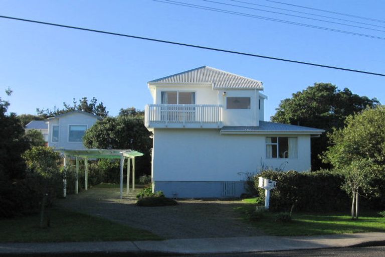 Photo of property in 31 Te Moana Road, Waikanae Beach, Waikanae, 5036