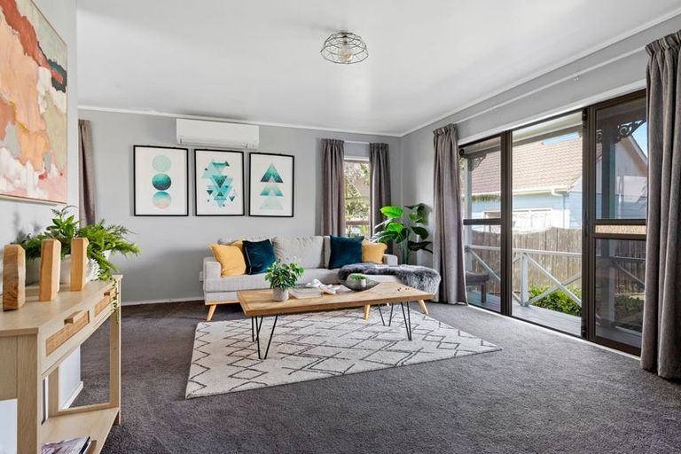 Photo of property in 3 Iris Place, Clendon Park, Auckland, 2103