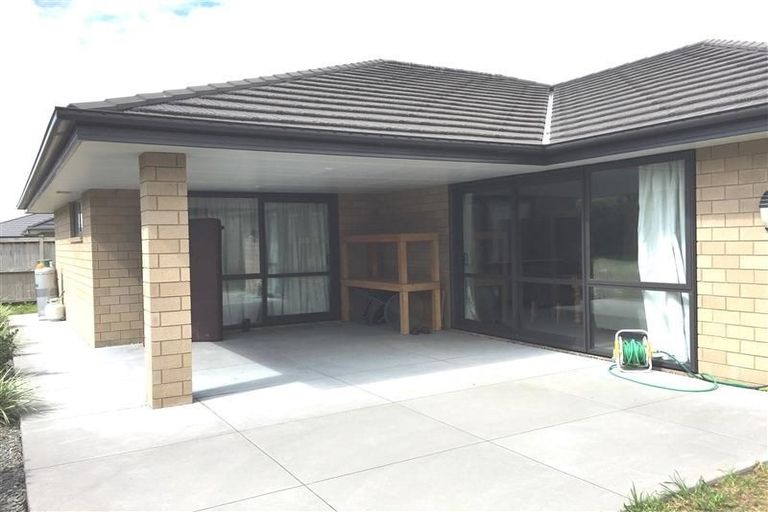 Photo of property in 8 Parkgrove Crescent, Pokeno, 2402