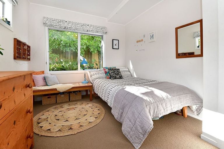 Photo of property in 88 Rosario Crescent, Red Beach, 0932