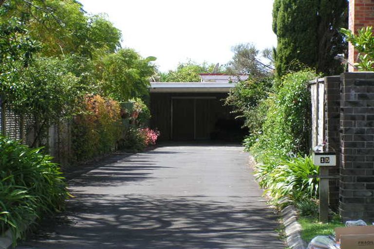 Photo of property in 15 Clifton Road, Hauraki, Auckland, 0622