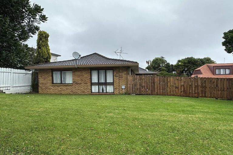 Photo of property in 6 Orangewood Drive, Northpark, Auckland, 2013