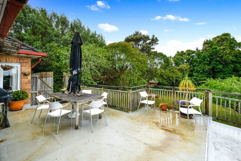 Photo of property in 195 Golf Road, Titirangi, Auckland, 0604