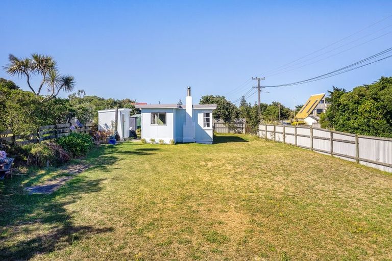 Photo of property in 345 Te Horo Beach Road, Te Horo Beach, Otaki, 5581