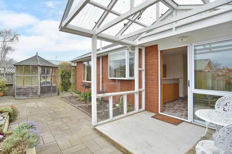 Photo of property in 2/23a Meadow Street, Papanui, Christchurch, 8052