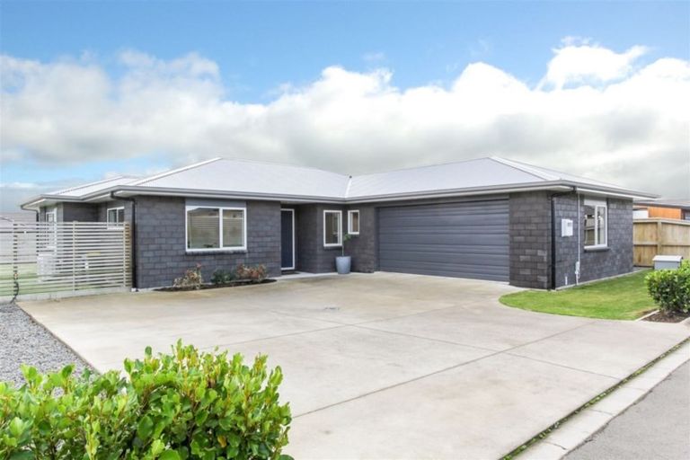 Photo of property in 4 Roy Johns Way, Bell Block, New Plymouth, 4312
