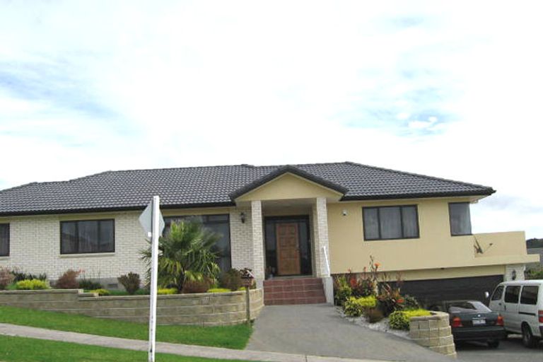 Photo of property in 22 Roy Maloney Drive, Henderson, Auckland, 0612