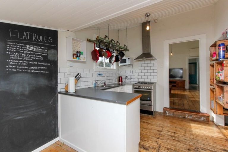 Photo of property in 2 Kingwell Street, Moturoa, New Plymouth, 4310