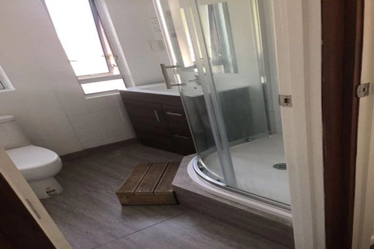 Photo of property in 60b Royal Road, Massey, Auckland, 0614