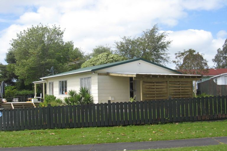 Photo of property in 18 Cottrell Place, Clendon Park, Auckland, 2103
