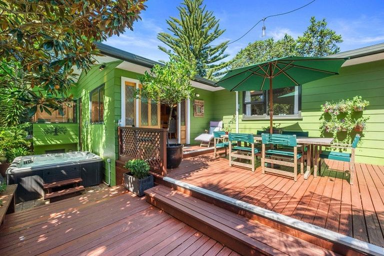 Photo of property in 71a Rangatira Road, Beach Haven, Auckland, 0626