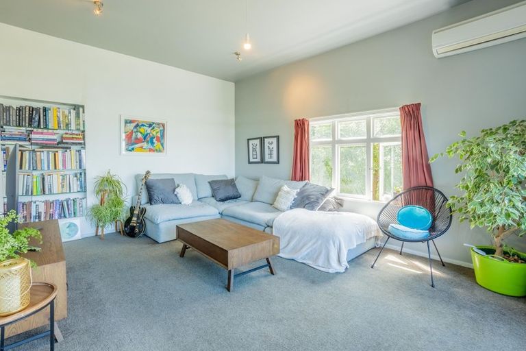 Photo of property in 2 Cornwall Road, Lyttelton, 8082