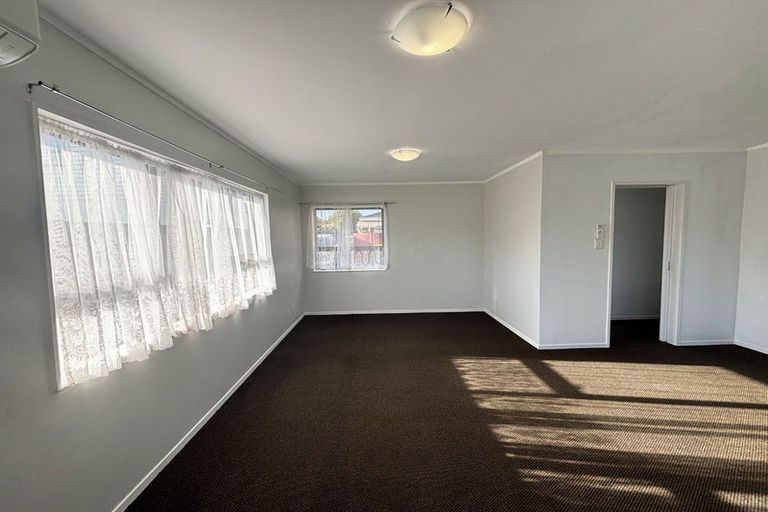 Photo of property in 2/152 Rangitoto Road, Papatoetoe, Auckland, 2025