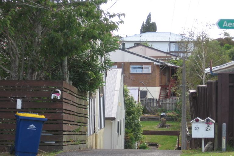 Photo of property in 1/27 Aeroview Drive, Beach Haven, Auckland, 0626