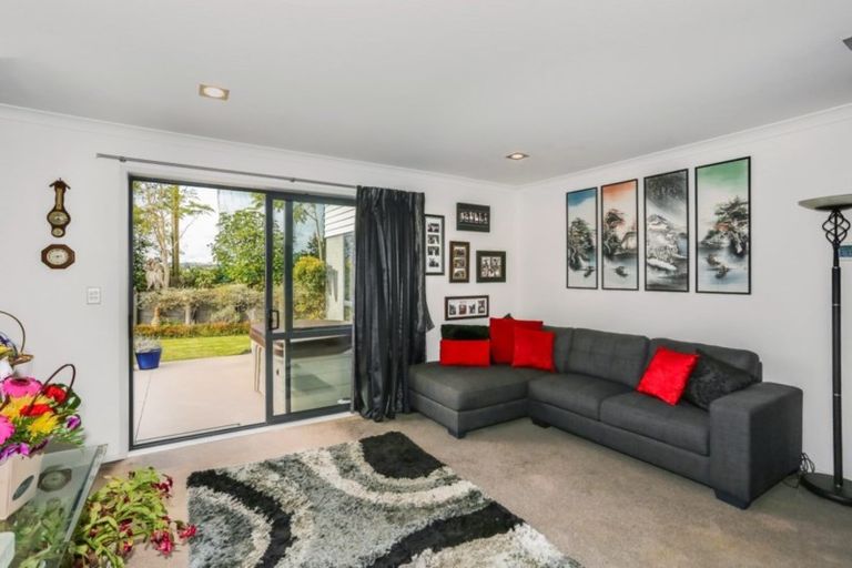 Photo of property in 19 Basin Place, Pukekohe, 2120