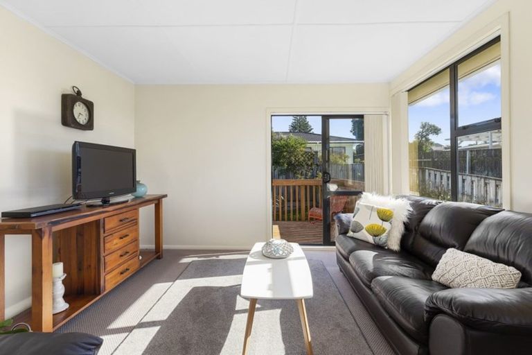 Photo of property in 110 Main Road, Titahi Bay, Porirua, 5022