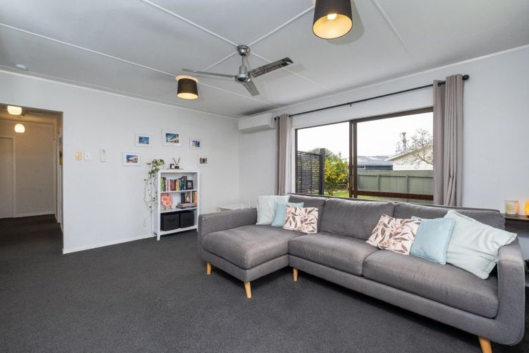 Photo of property in 76 Atherfold Crescent, Greenmeadows, Napier, 4112