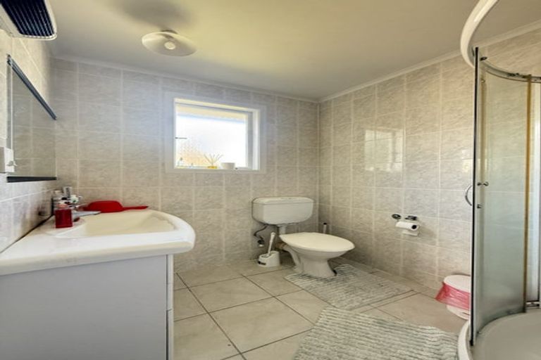 Photo of property in 1/16 Duncan Avenue, Te Atatu South, Auckland, 0610