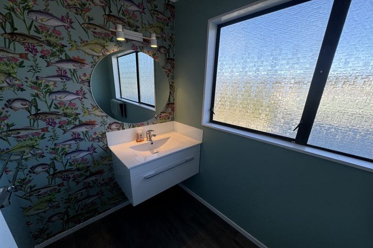 Photo of property in 13 Signal Street, Foxton Beach, Foxton, 4815