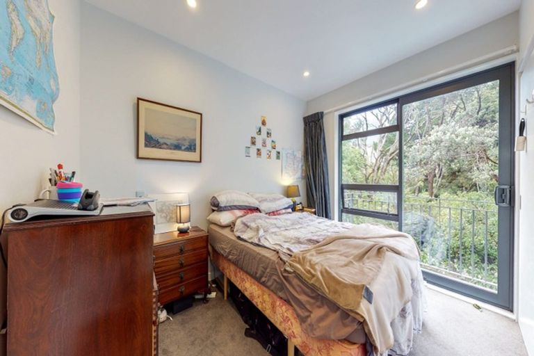 Photo of property in 15 San Sebastian Road, Kelburn, Wellington, 6012