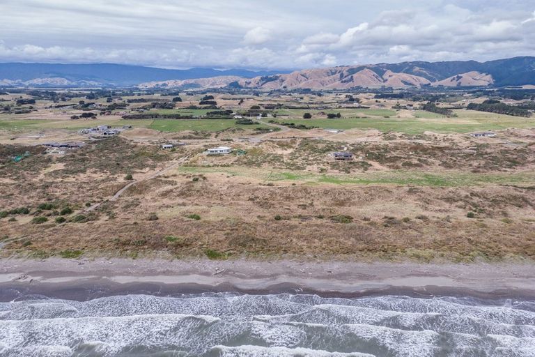 Photo of property in 8 Mahurenga Lane, Te Horo, Otaki, 5581