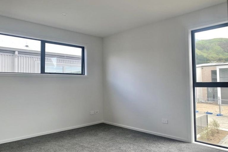 Photo of property in 54 Koreke Close, Kenepuru, Porirua, 5022