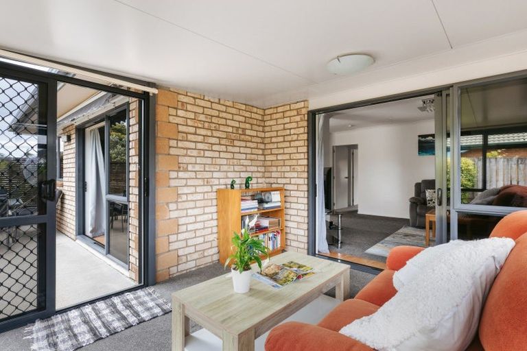 Photo of property in 34 Mcleod Place, Papamoa Beach, Papamoa, 3118